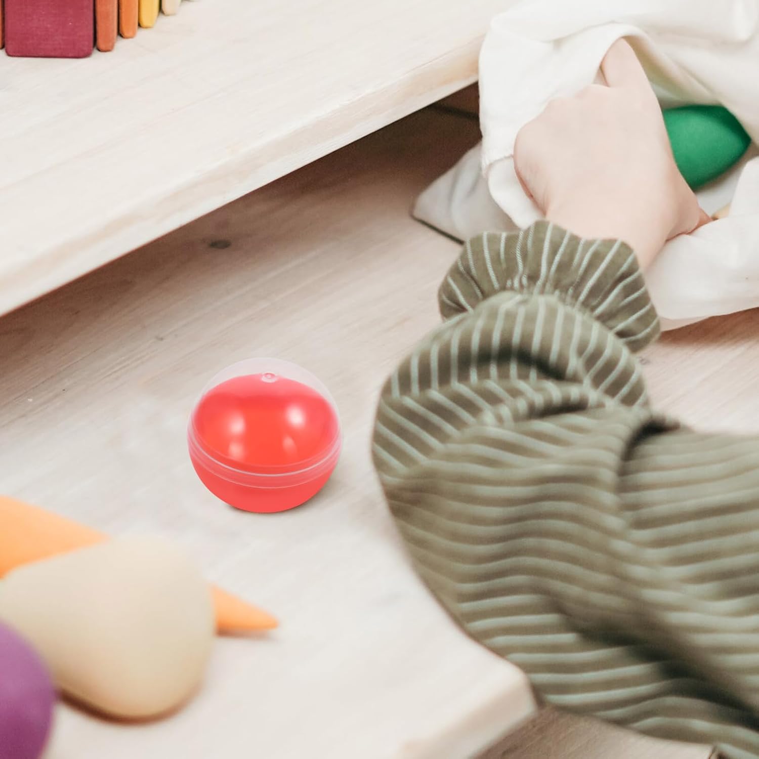 50pcs Empty Gumball Machine Capsules Plastic Balls for Party Favor Candy Container