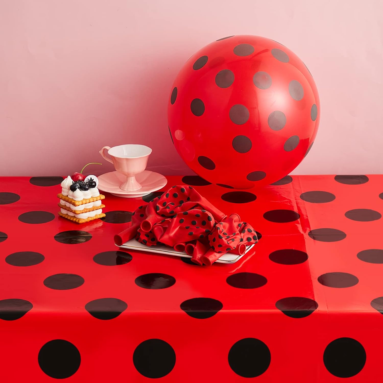 Tegeme Ladybug Tablecover Set 4pcs Black Red Rectangular Tablecloths