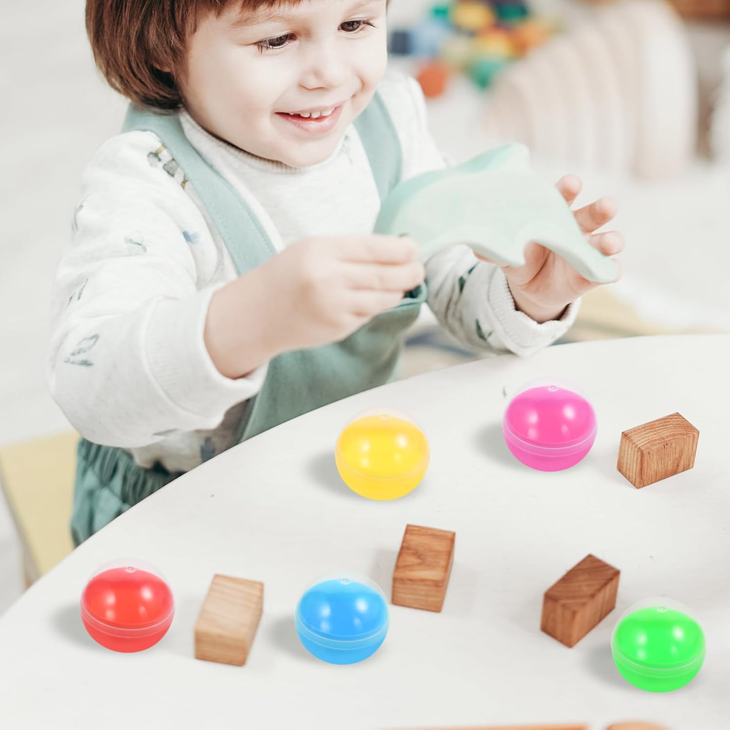 50pcs Empty Gumball Machine Capsules Plastic Balls for Party Favor Candy Container