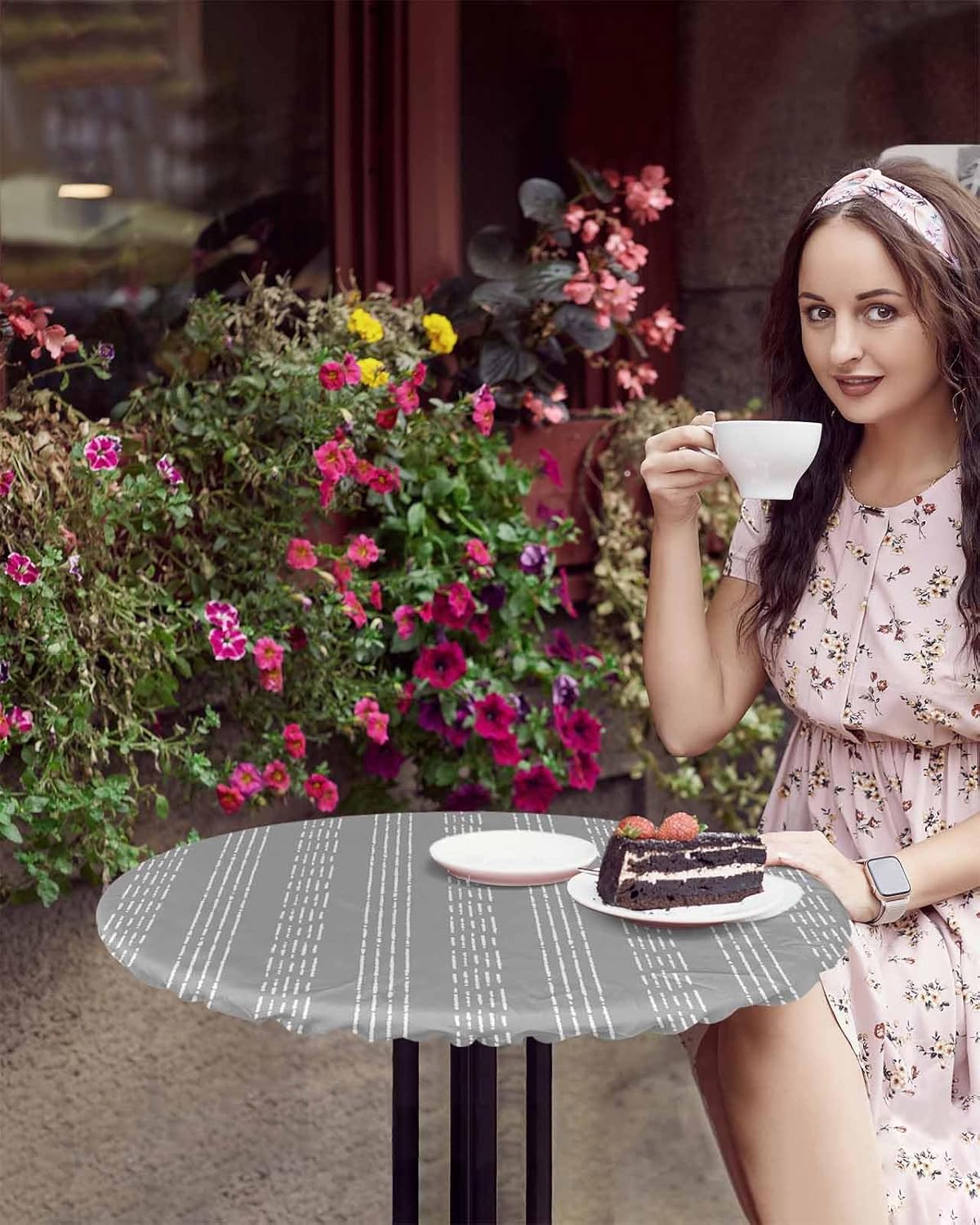 Grey Geometric Round Waterproof Table Cover 55-60 Inch Elastic Tablecloth for Indoor Outdoor Use