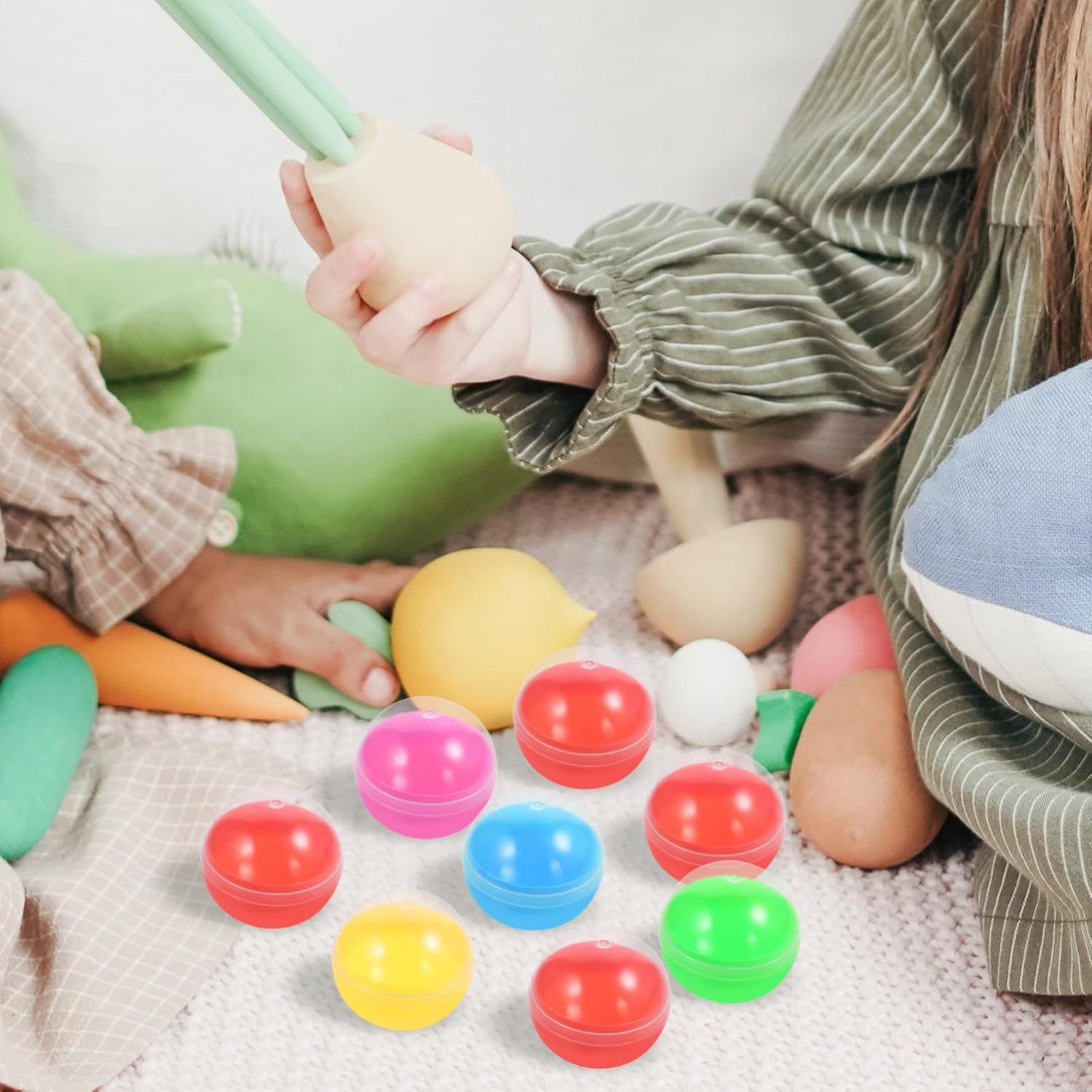 50pcs Empty Gumball Machine Capsules Plastic Balls for Party Favor Candy Container