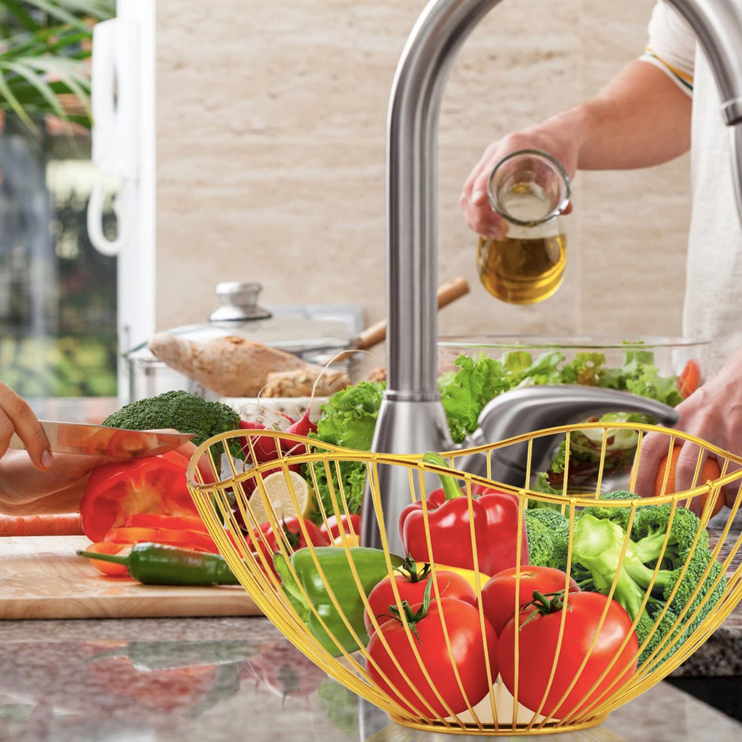 Lainrrew Gold Metal Wire Fruit Basket Bowl