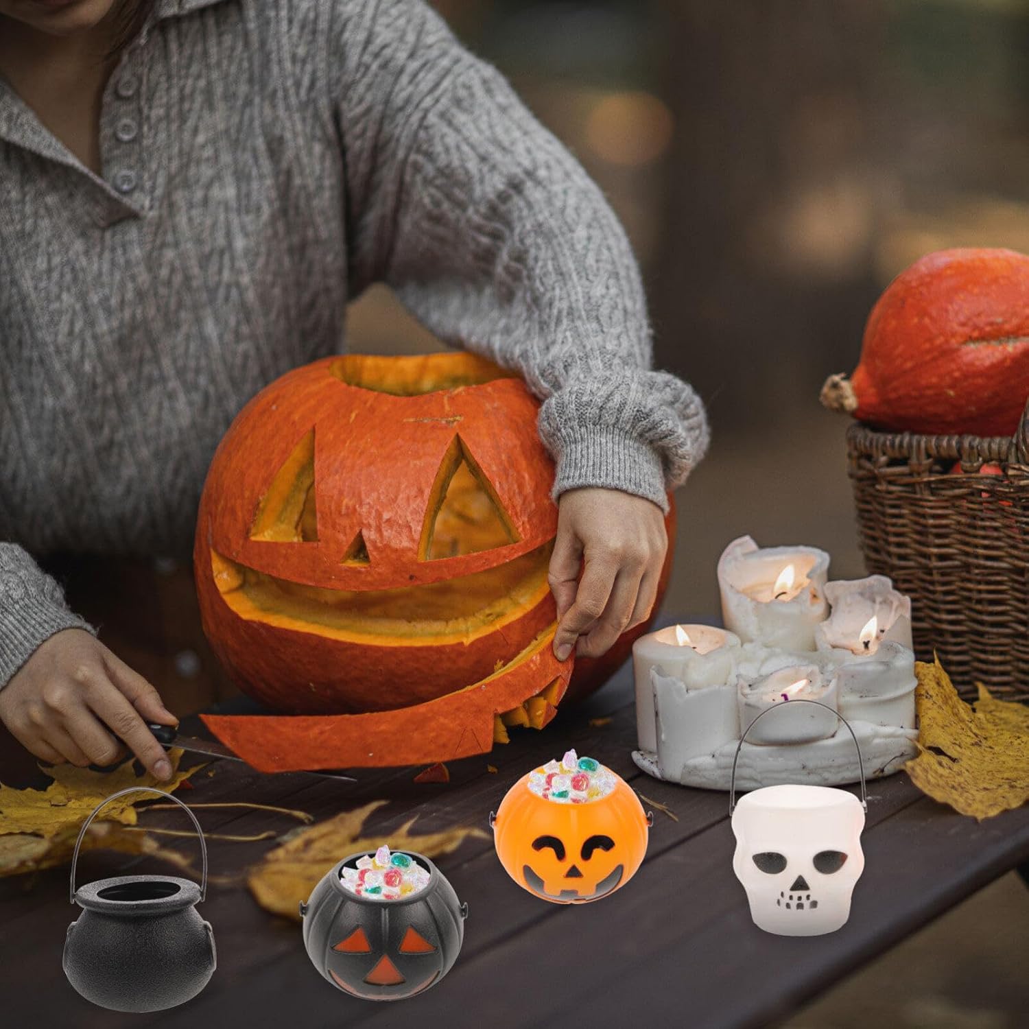 Luxshiny 24pcs Mini Halloween Candy Buckets with Handle for Party Favors