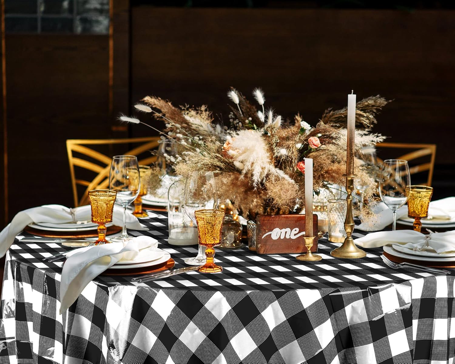 Disposable Checkered Round Tablecloth 84 Buffalo Plaid 6 Pieces