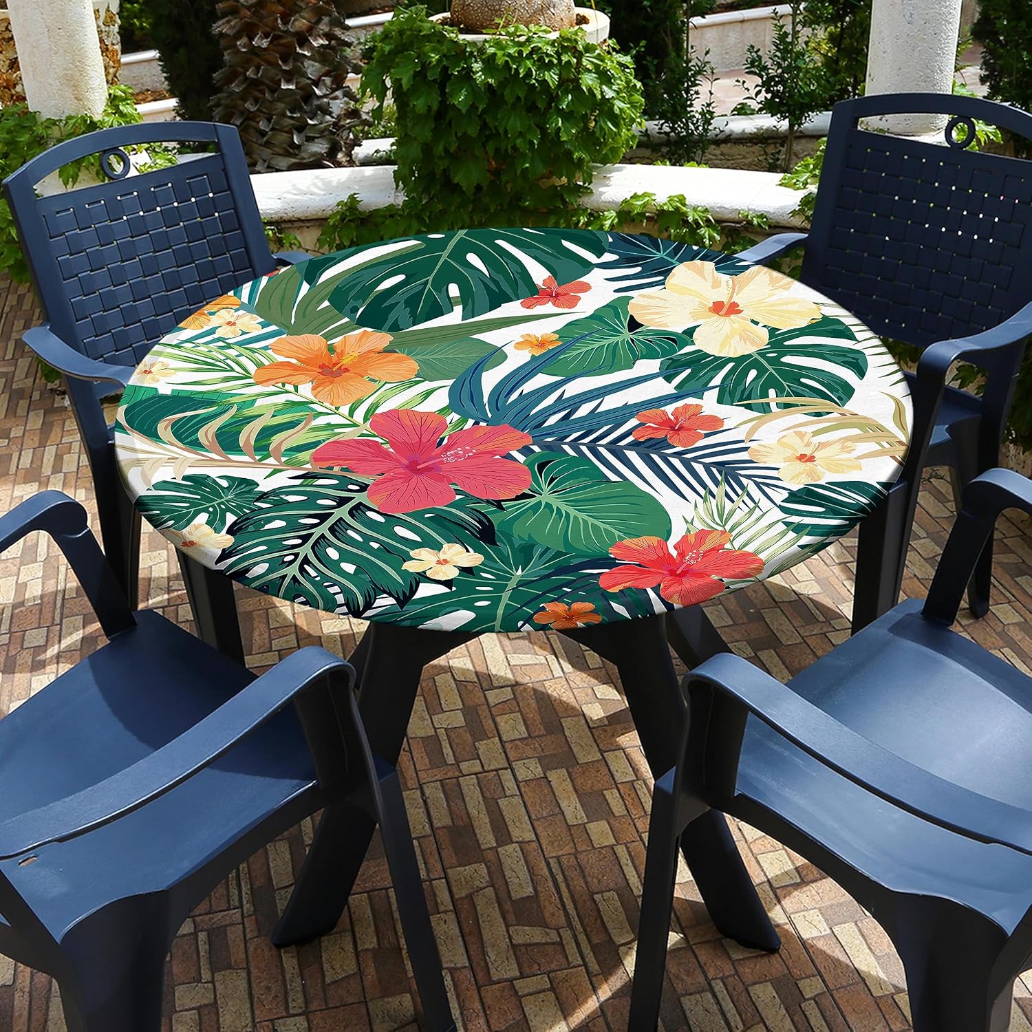 Round Fitted Tablecloth with Elastic Design for Outdoor Use